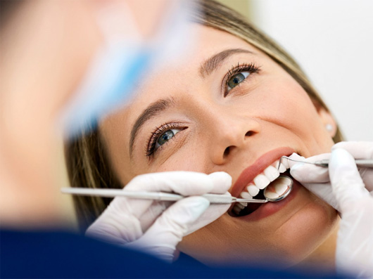 Eases dental pain