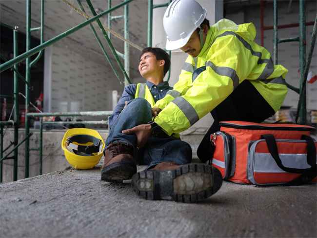 Workplace injuries by the numbers infographic featured image